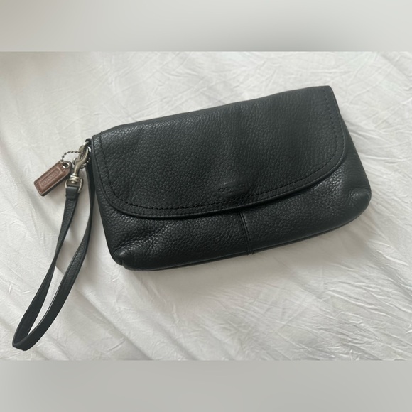 Coach wristlet - Picture 2 of 4